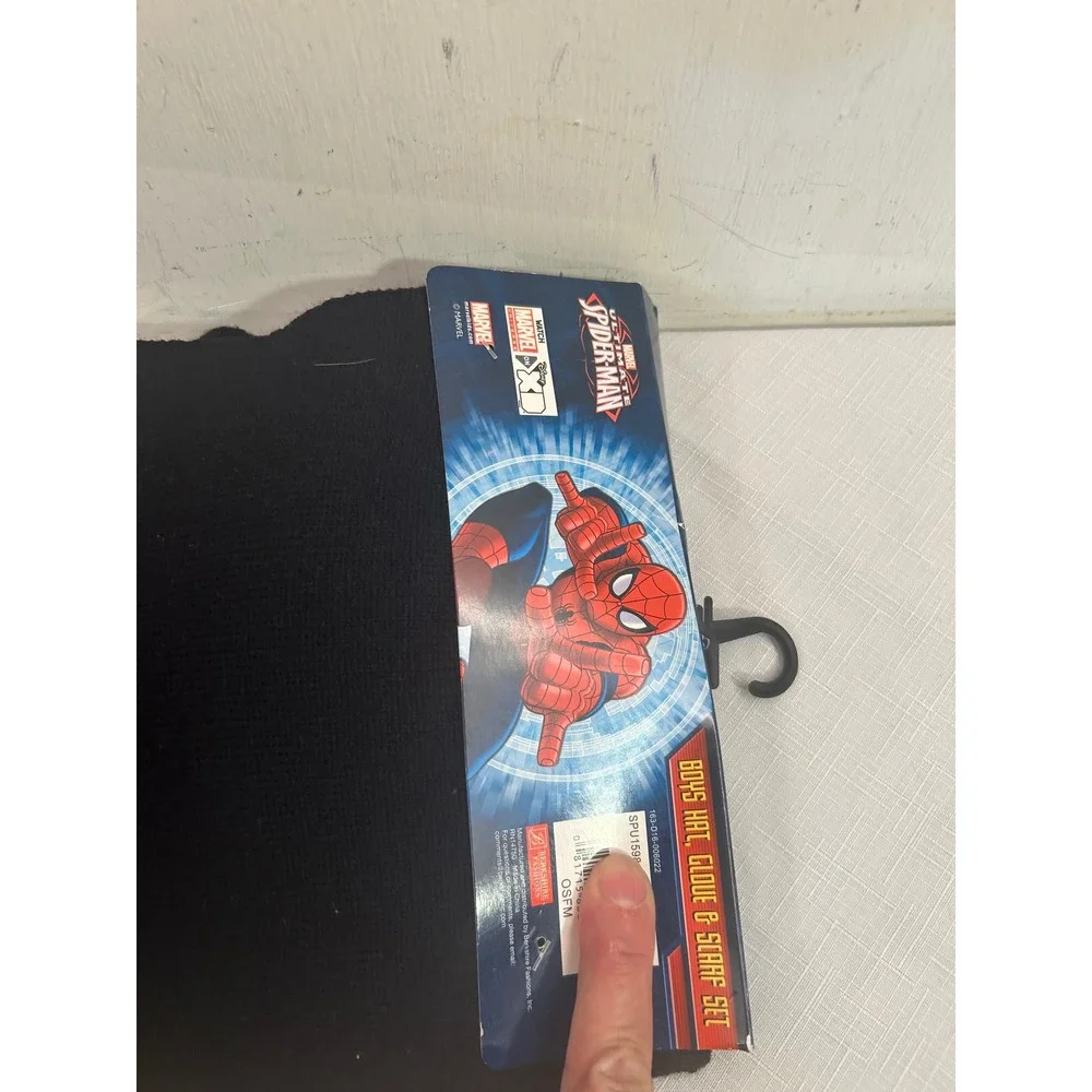 Marvel Spider-Man Hat Scarf Gloves Set OSFM Red Black Striped Boys Cold Weather